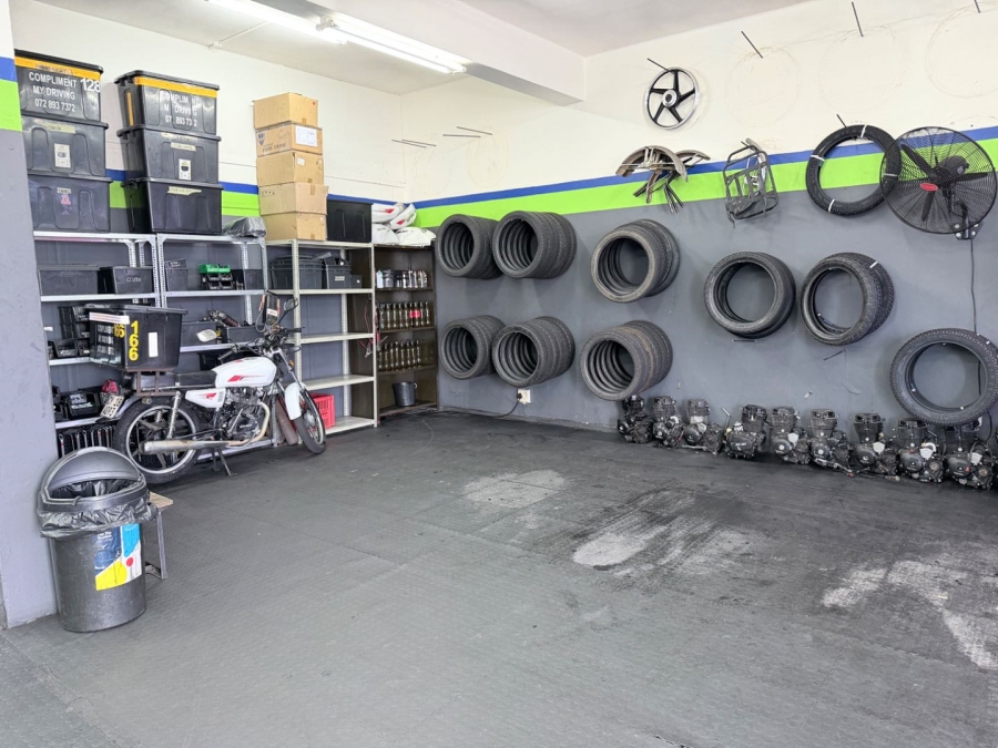 To Let Commercial Property for Rent in Oakdale Western Cape